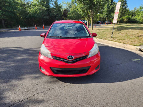 2012 Toyota Yaris 5-Door LE