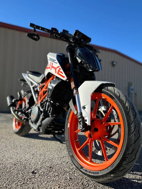 KTM 390 Duke Image