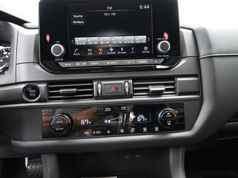 2025 Nissan Pathfinder S