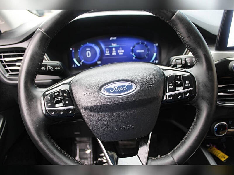 2022 Ford Escape Titanium