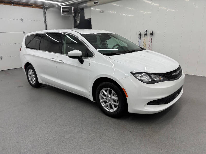 2023 Chrysler Voyager LX