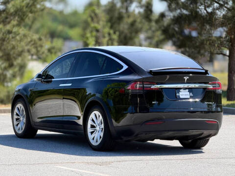2019 Tesla Model X Standard Range