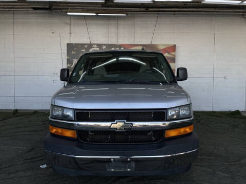 2017 Chevrolet Express LT 3500