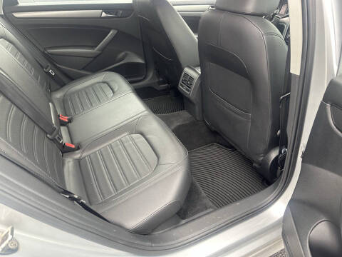 2015 Volkswagen Passat 1.8T SE