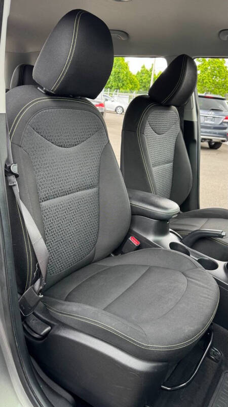 2014 Kia Soul +