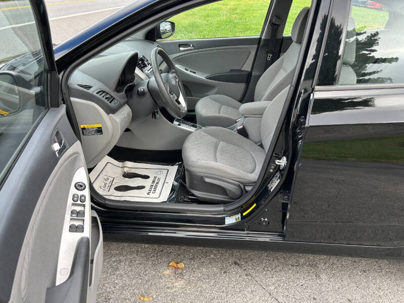 2012 Hyundai Accent GLS