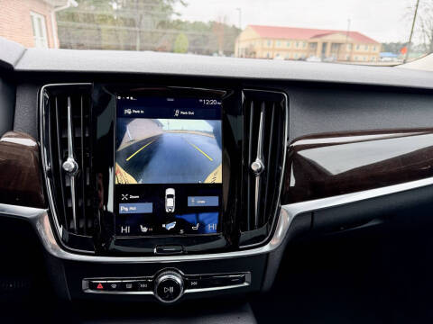 2017 Volvo S90 T5 Momentum