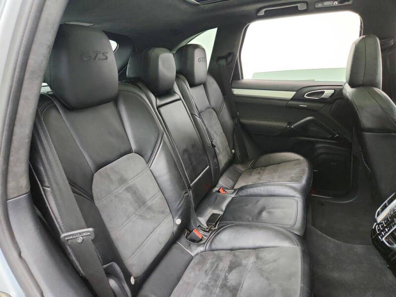 2016 Porsche Cayenne GTS