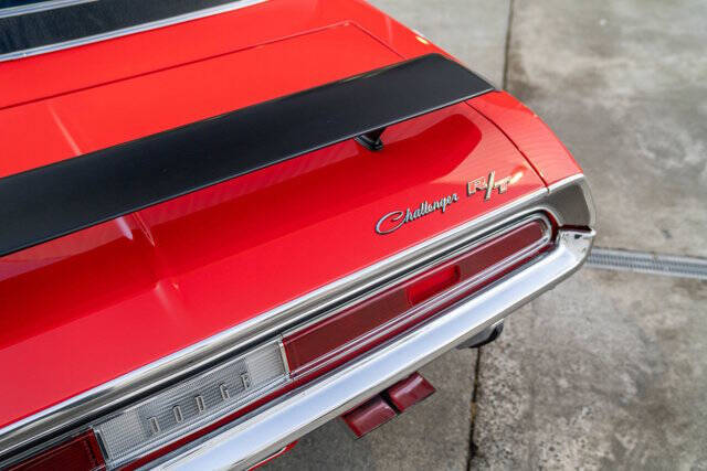 1970 Dodge Challenger 12