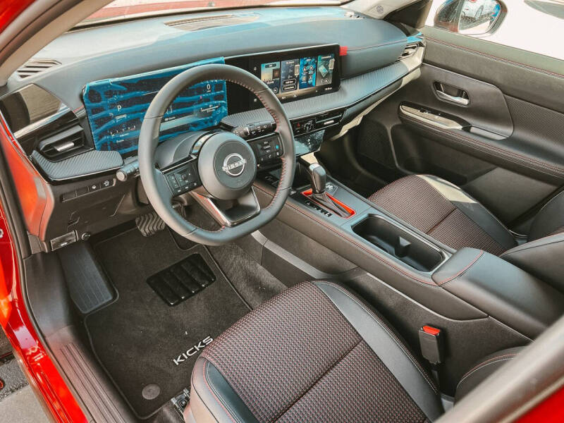 2026 Nissan Kicks SR