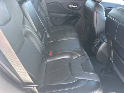 2023 Jeep Cherokee Altitude Lux