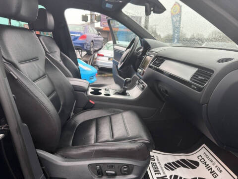 2017 Volkswagen Touareg V6 Wolfsburg