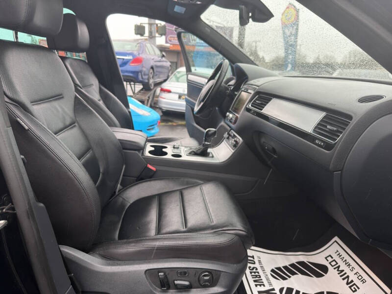 2017 Volkswagen Touareg V6 Wolfsburg