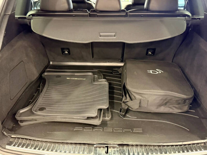 2017 Porsche Cayenne S E-Hybrid Platinum Edition