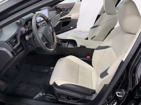 2025 Lexus ES 350 Ultra Luxury