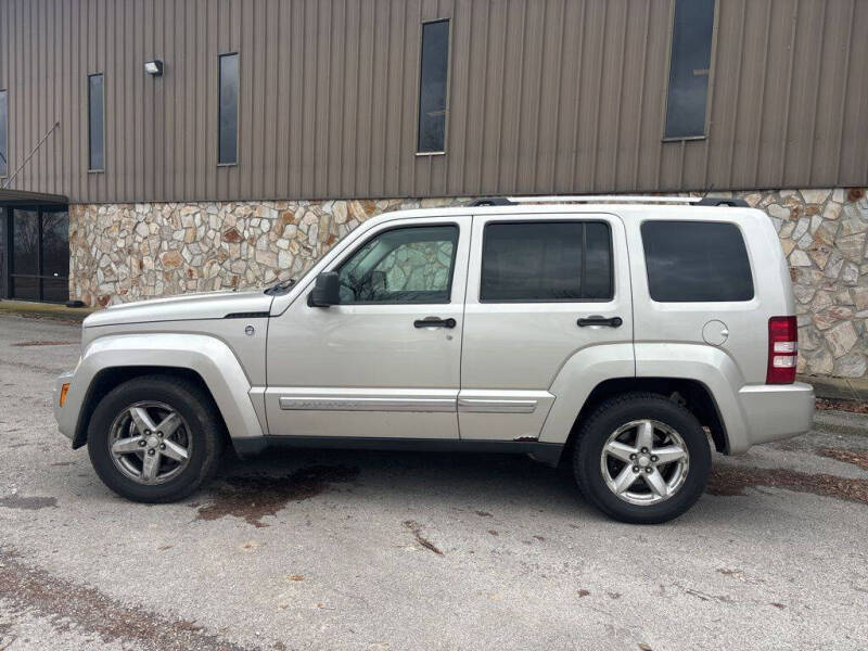 Used 2009 Jeep Liberty Limited with VIN 1J8GN58K89W544316 for sale in Maysville, KY