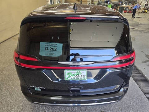 2024 Chrysler Pacifica Touring