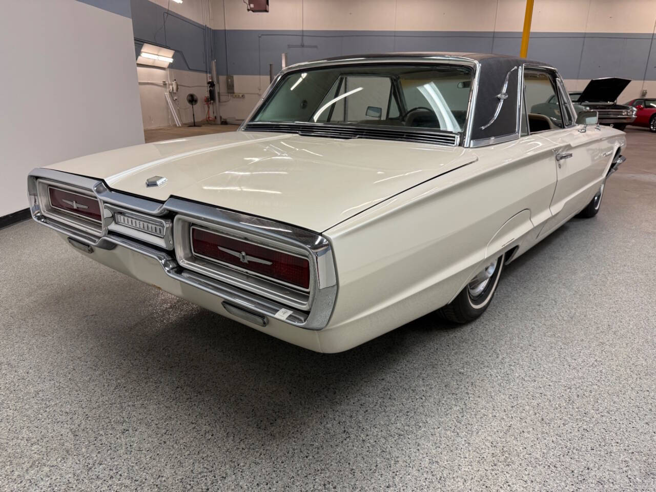 1964 Ford Thunderbird 8