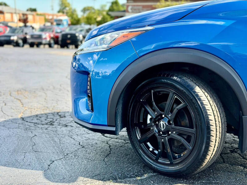 2023 Nissan Kicks SR