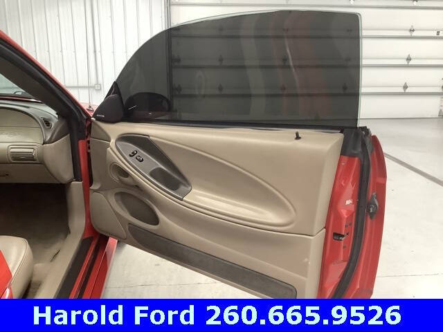 2004 Ford Mustang Deluxe