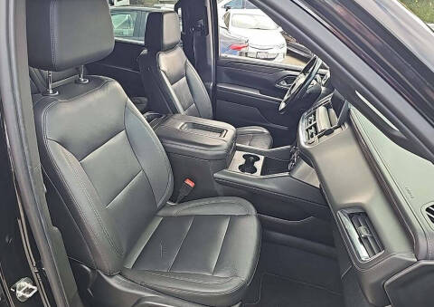 2023 Chevrolet Suburban LT