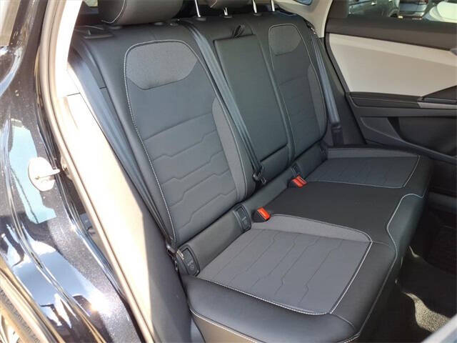 2025 Volkswagen Taos SE