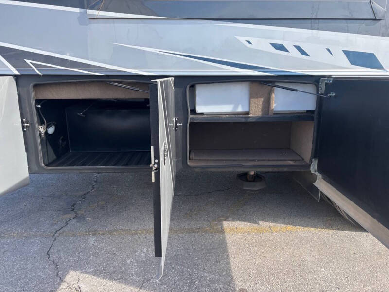 2025 Freightliner S2RV Chassis