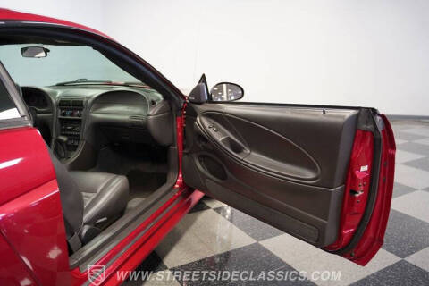 2004 Ford Mustang GT Deluxe