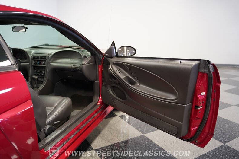 2004 Ford Mustang GT Deluxe