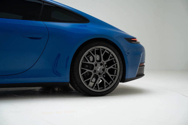 2025 Porsche 911 Carrera