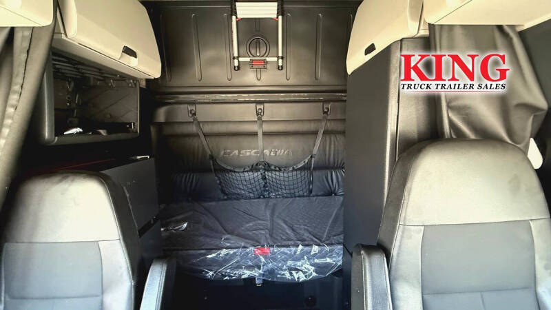 2023 Freightliner Cascadia