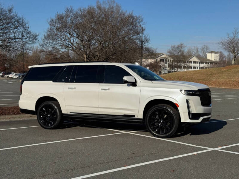 2023 Cadillac Escalade ESV Sport