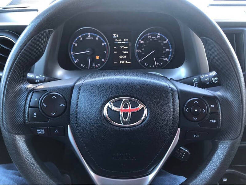 2017 Toyota RAV4 LE