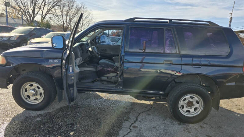 2003 Mitsubishi Montero Sport ES