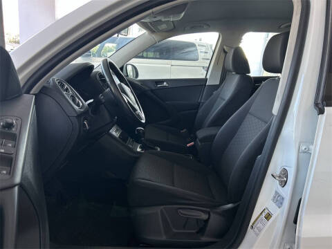 2018 Volkswagen Tiguan Limited 2.0T 4Motion