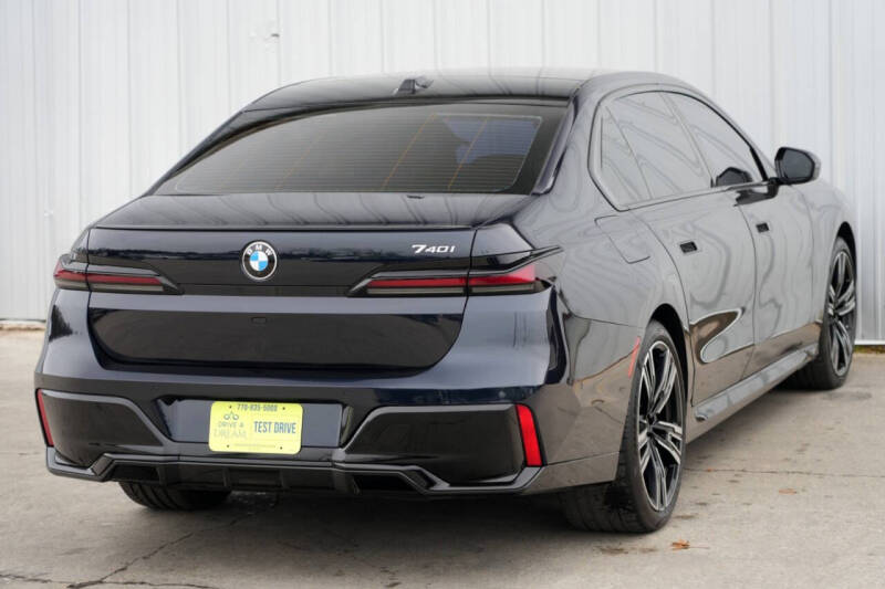 2023 BMW 7 Series 740i