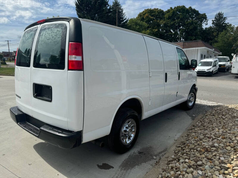 2018 Chevrolet Express Cargo Work Van photo 5