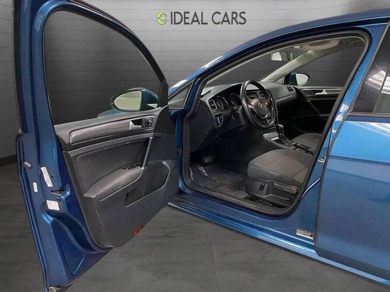 2019 Volkswagen Golf SE