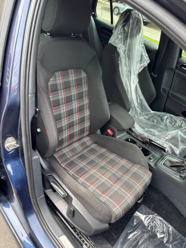 2017 Volkswagen Golf GTI S
