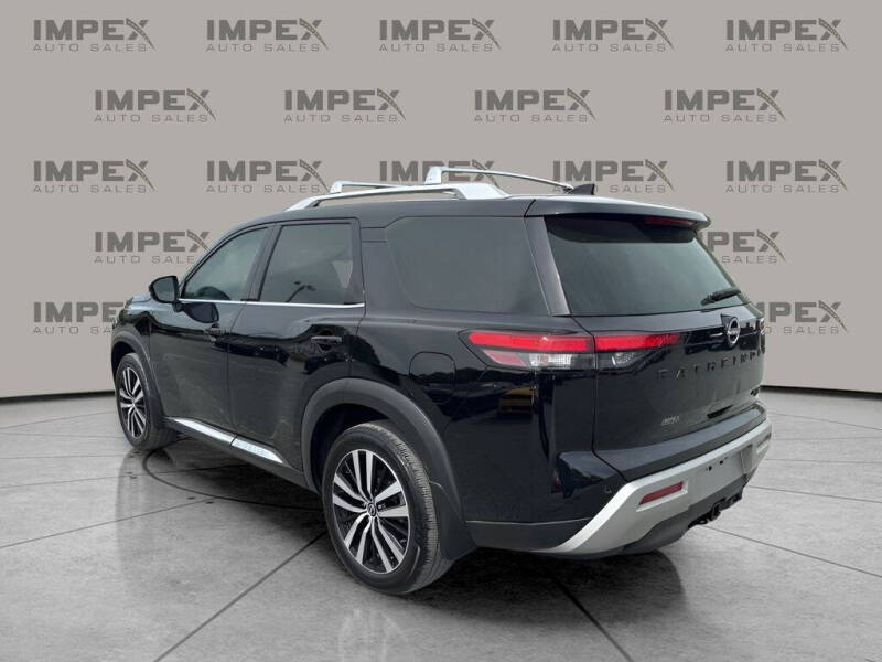 2023 Nissan Pathfinder Platinum