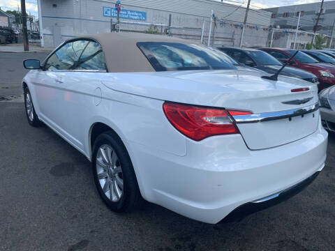 2011 Chrysler 200 Touring