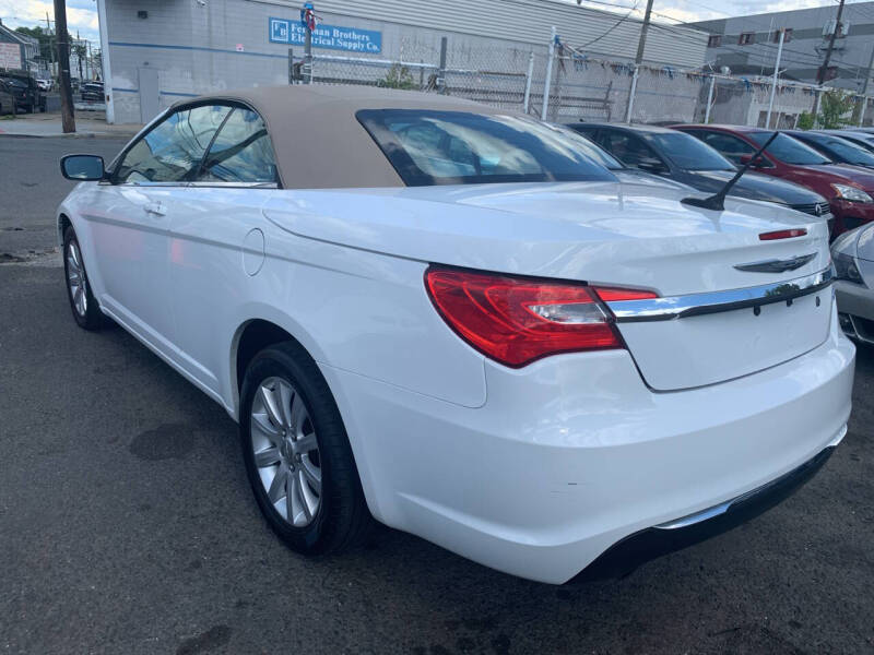 2011 Chrysler 200 Touring
