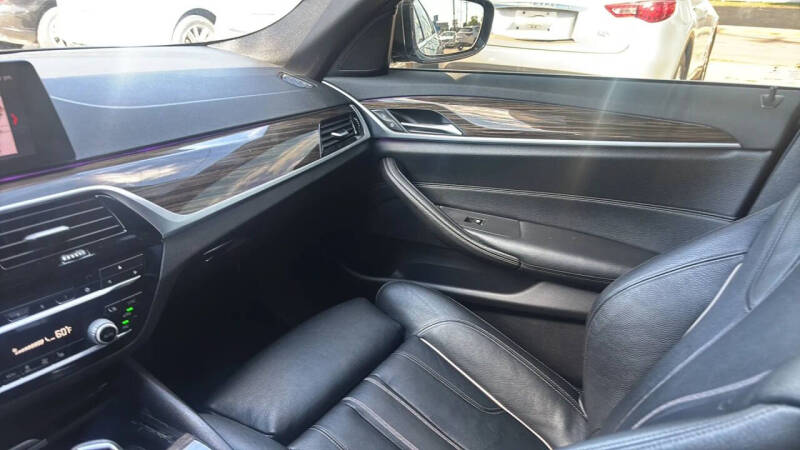 2019 BMW 5 Series 540i