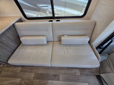 2020 Winnebago Vista