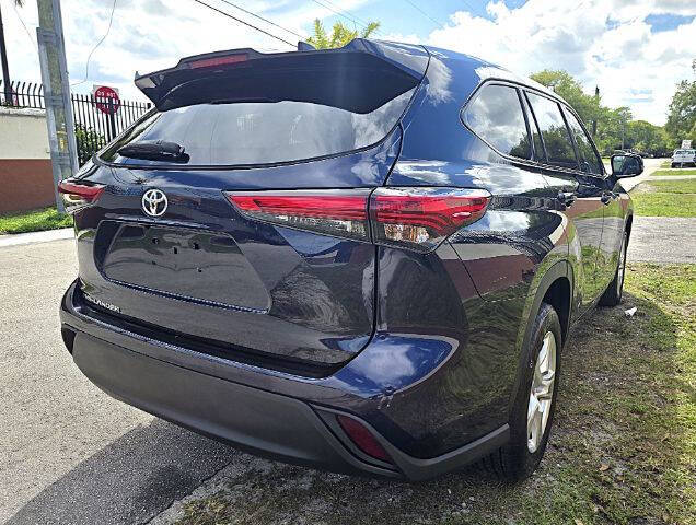 2022 Toyota Highlander L