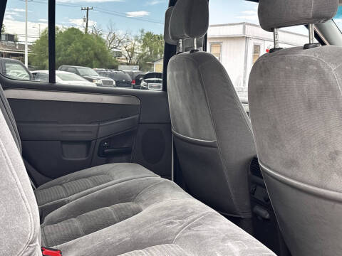 2004 Ford Explorer XLT