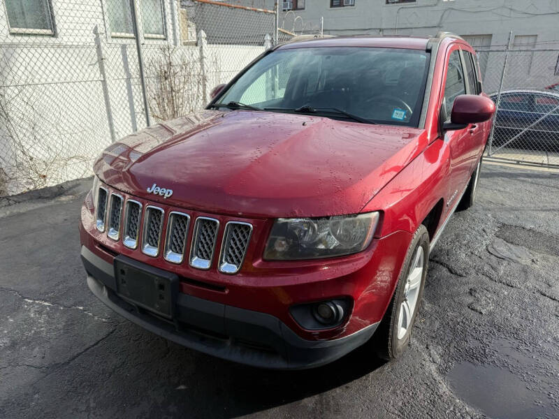 2014 Jeep Compass Latitude photo 2