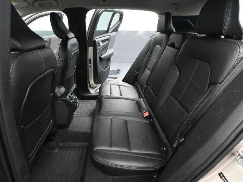 2023 Volvo XC40 B5 Core