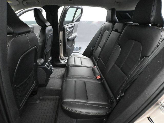 2023 Volvo XC40 B5 Core