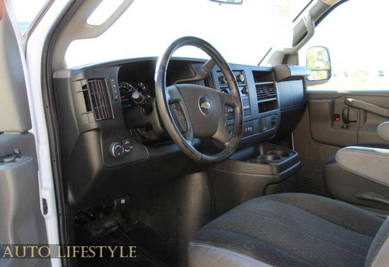 2023 Chevrolet Express 2500